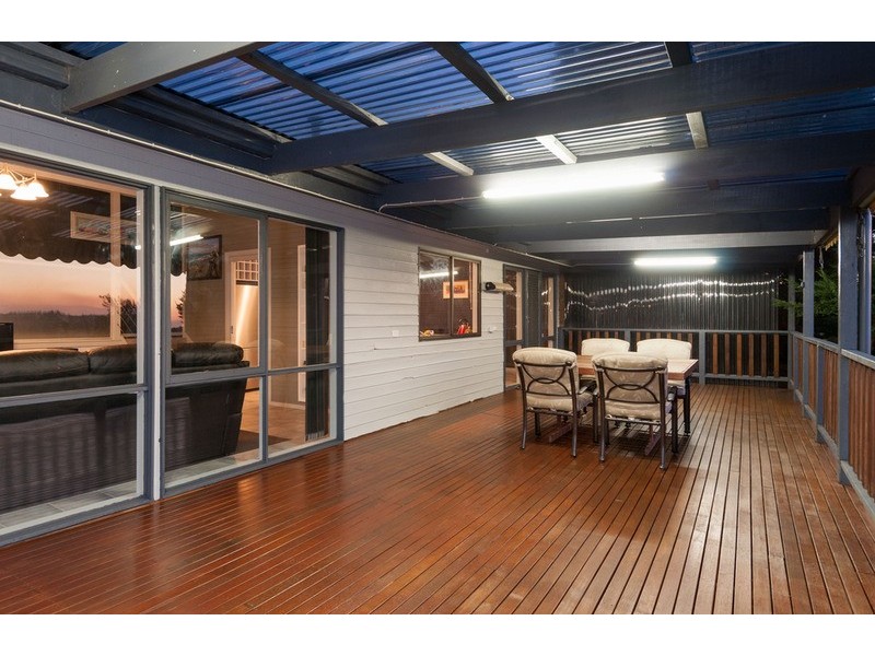 15 Edward Road, Chirnside Park VIC 3116