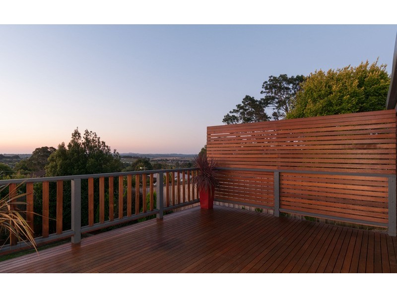 15 Edward Road, Chirnside Park VIC 3116