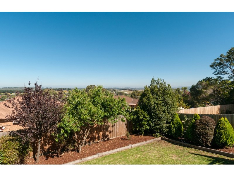 15 Edward Road, Chirnside Park VIC 3116
