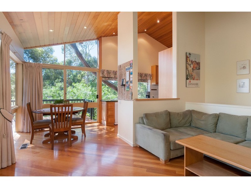 28 Rolloway Rise, Chirnside Park VIC 3116