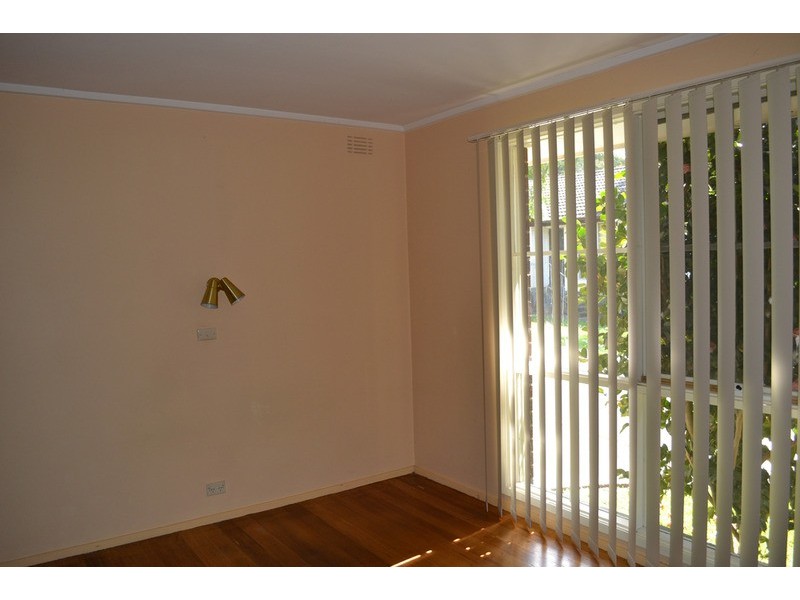 3/64 Warrien  Road, Croydon VIC 3136