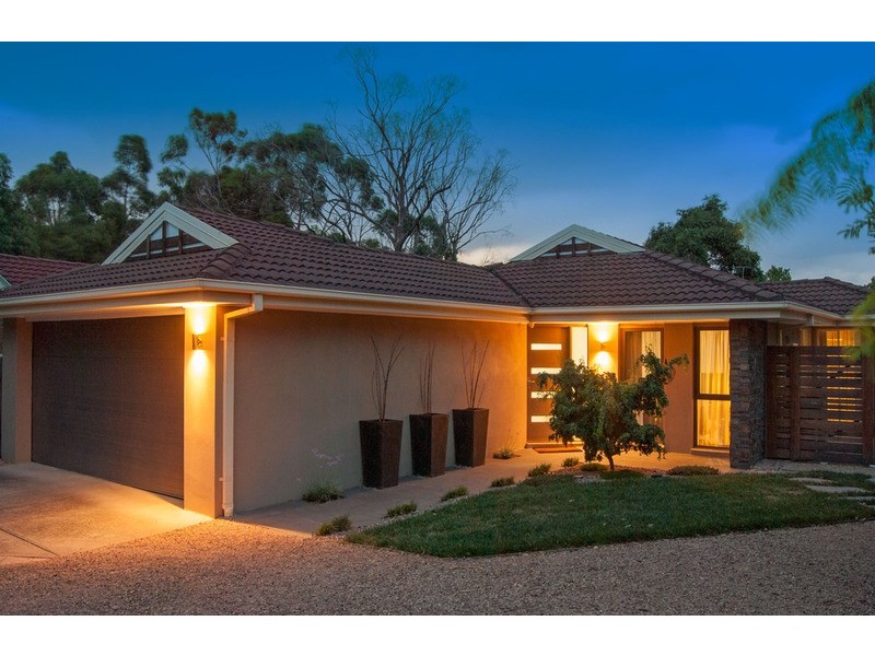 22 Blue Ridge Drive, Mooroolbark VIC 3138