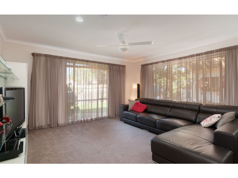 22 Blue Ridge Drive, Mooroolbark VIC 3138