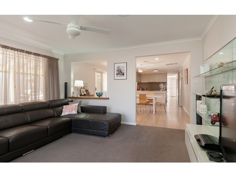 22 Blue Ridge Drive, Mooroolbark VIC 3138