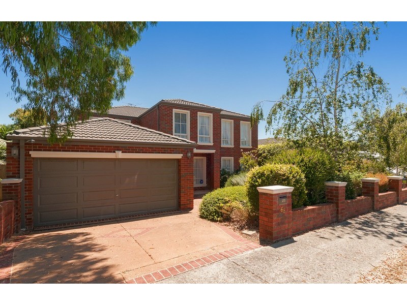 68 Blue Ridge Drive, Mooroolbark VIC 3138