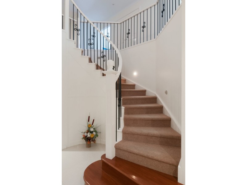 68 Blue Ridge Drive, Mooroolbark VIC 3138