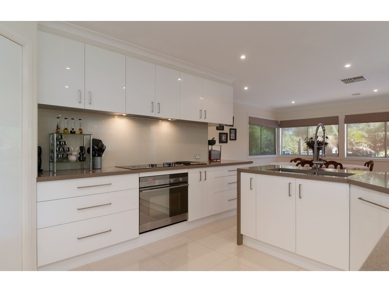 68 Blue Ridge Drive, Mooroolbark VIC 3138