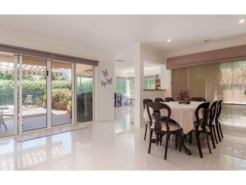 68 Blue Ridge Drive, Mooroolbark VIC 3138