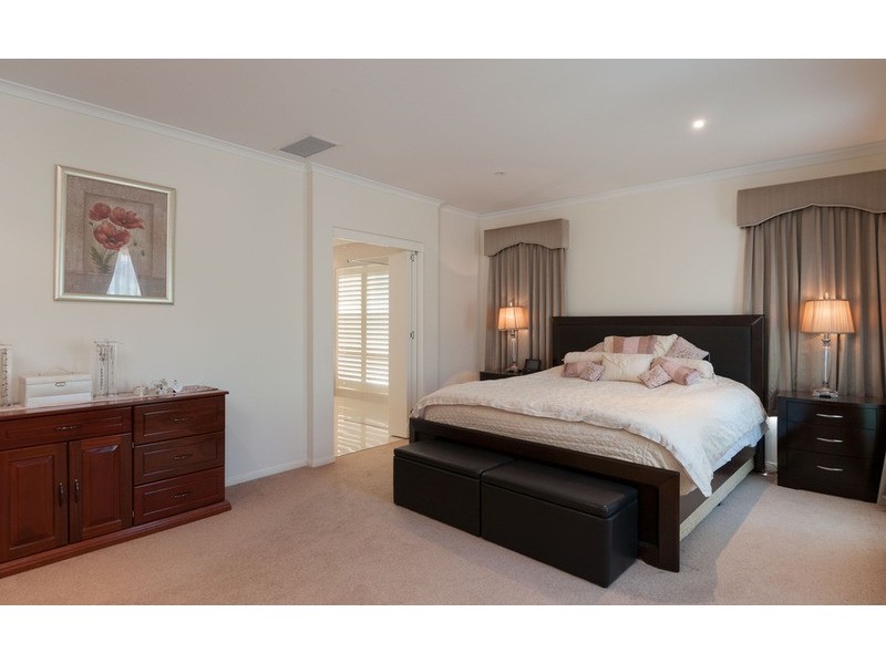 68 Blue Ridge Drive, Mooroolbark VIC 3138