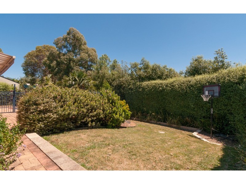 68 Blue Ridge Drive, Mooroolbark VIC 3138