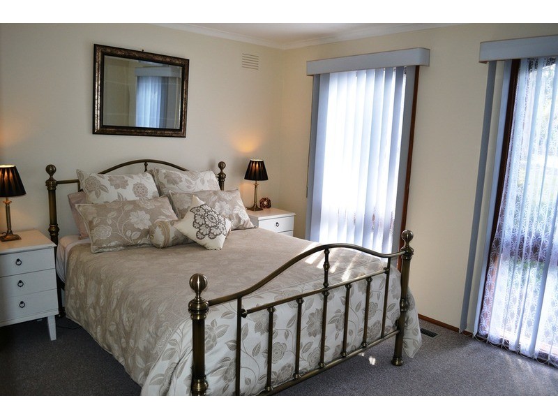 17 Blueberry  Road, Mooroolbark VIC 3138