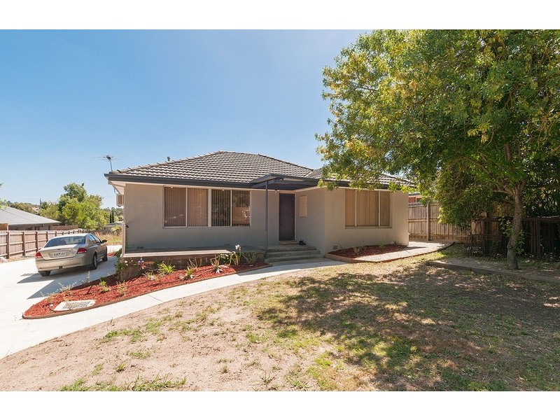 17 Nolan Avenue, Mooroolbark VIC 3138