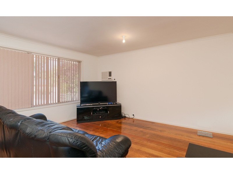 17 Nolan Avenue, Mooroolbark VIC 3138