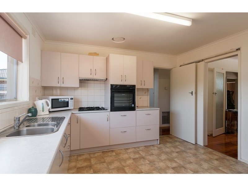 17 Nolan Avenue, Mooroolbark VIC 3138