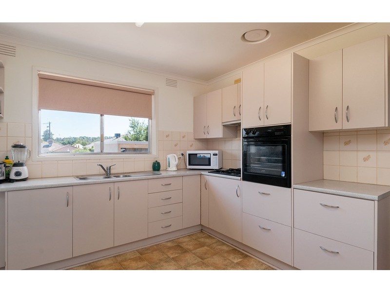 17 Nolan Avenue, Mooroolbark VIC 3138