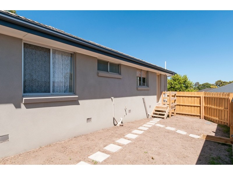 17 Nolan Avenue, Mooroolbark VIC 3138