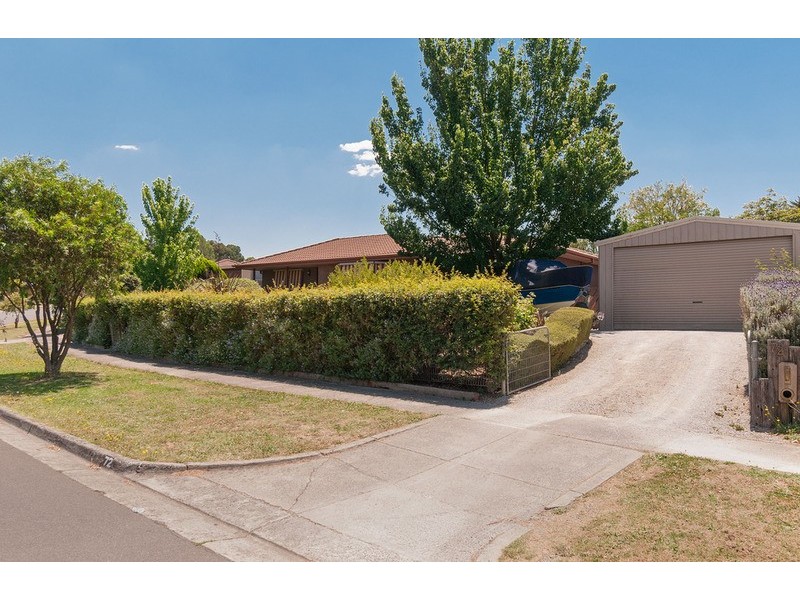 72 Landscape Drive, Mooroolbark VIC 3138