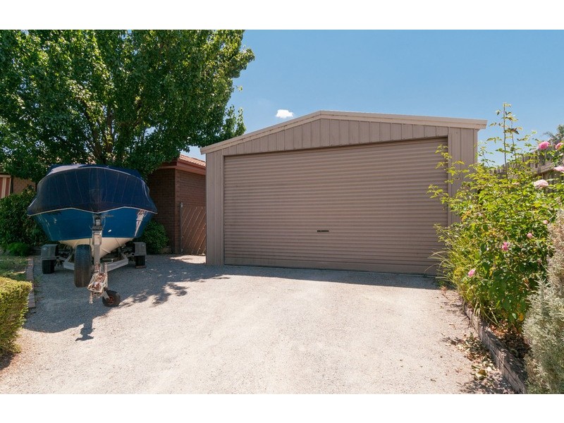 72 Landscape Drive, Mooroolbark VIC 3138