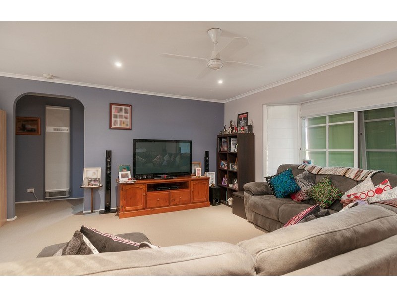 72 Landscape Drive, Mooroolbark VIC 3138