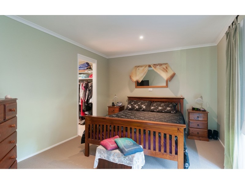 72 Landscape Drive, Mooroolbark VIC 3138