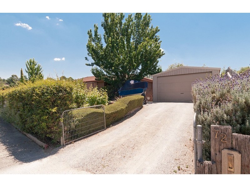 72 Landscape Drive, Mooroolbark VIC 3138