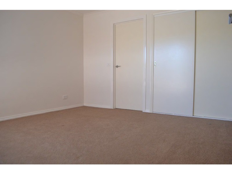 2/5 Gray Court, Mooroolbark VIC 3138