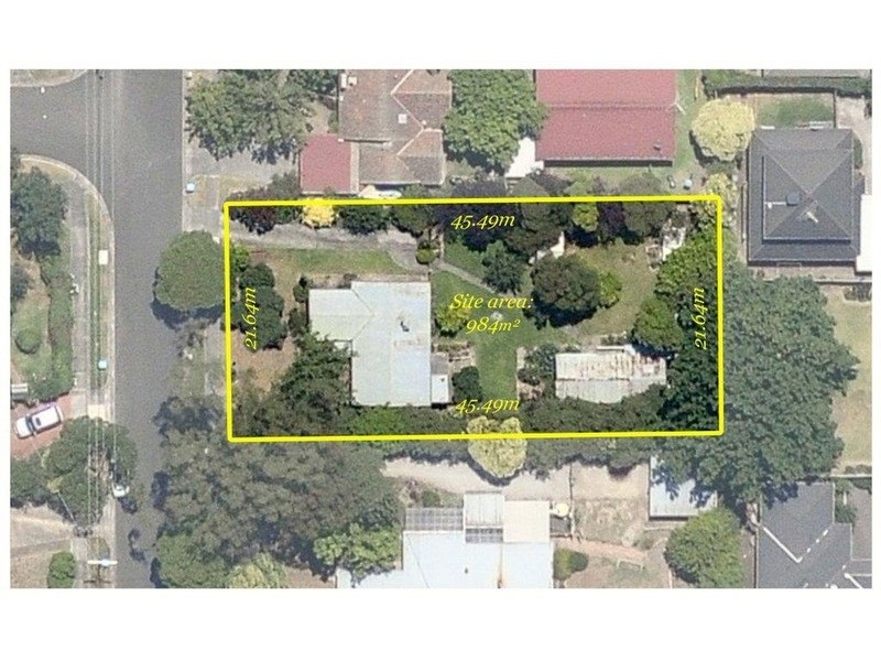 8 Caromar Street, Croydon VIC 3136