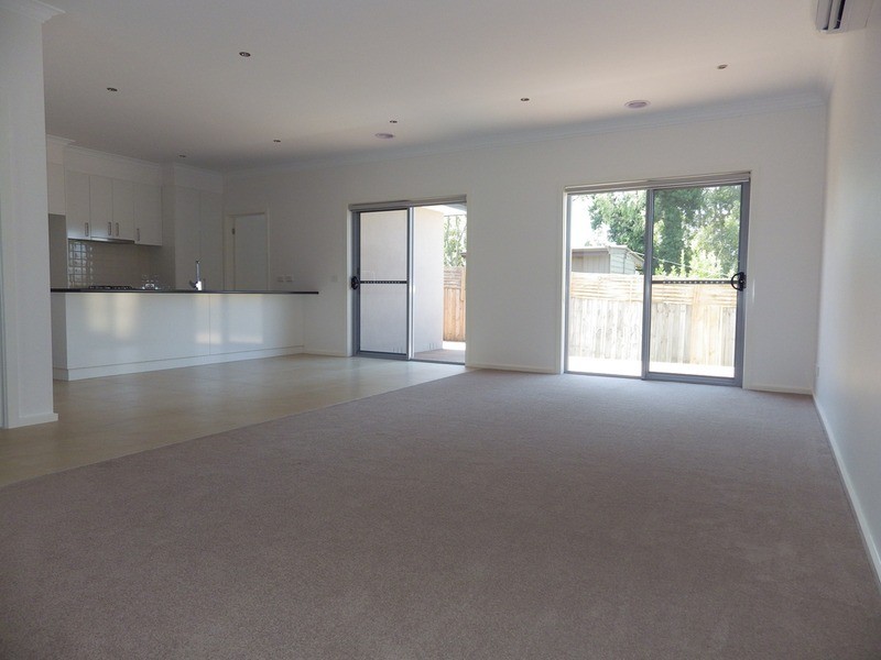 3/11 Holmes  Road, Mooroolbark VIC 3138