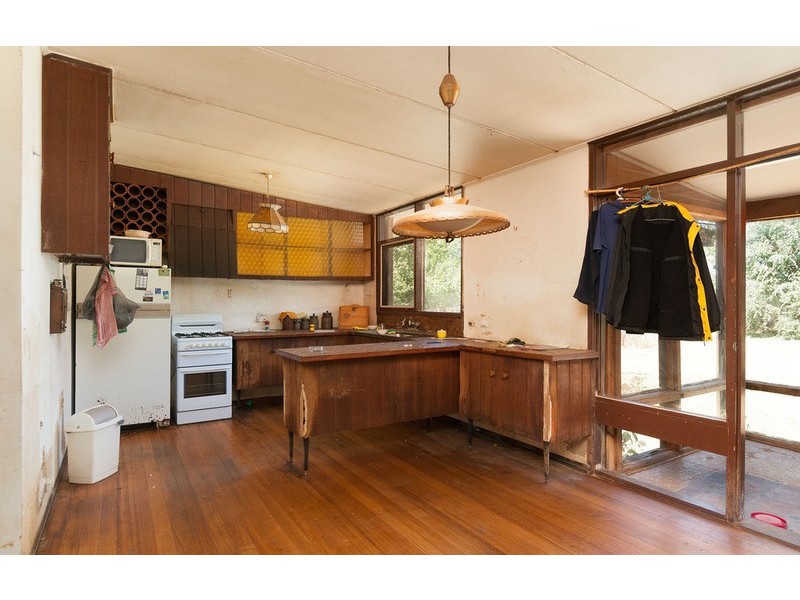 16 Mandowie Crescent, Croydon VIC 3136