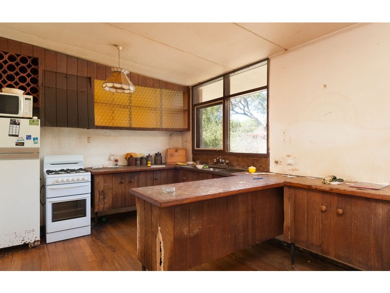 16 Mandowie Crescent, Croydon VIC 3136