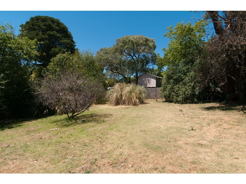 16 Mandowie Crescent, Croydon VIC 3136