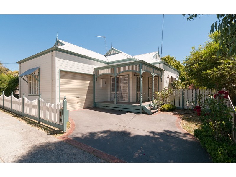 16 Wordsworth Street, Mooroolbark VIC 3138