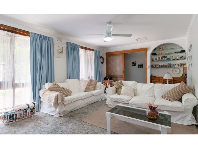 6 Brenda Court, Croydon VIC 3136