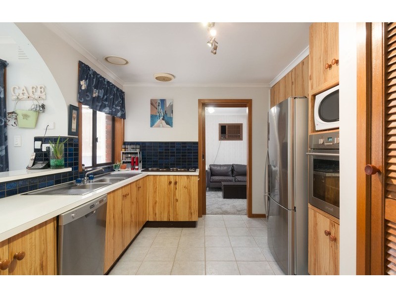 6 Brenda Court, Croydon VIC 3136