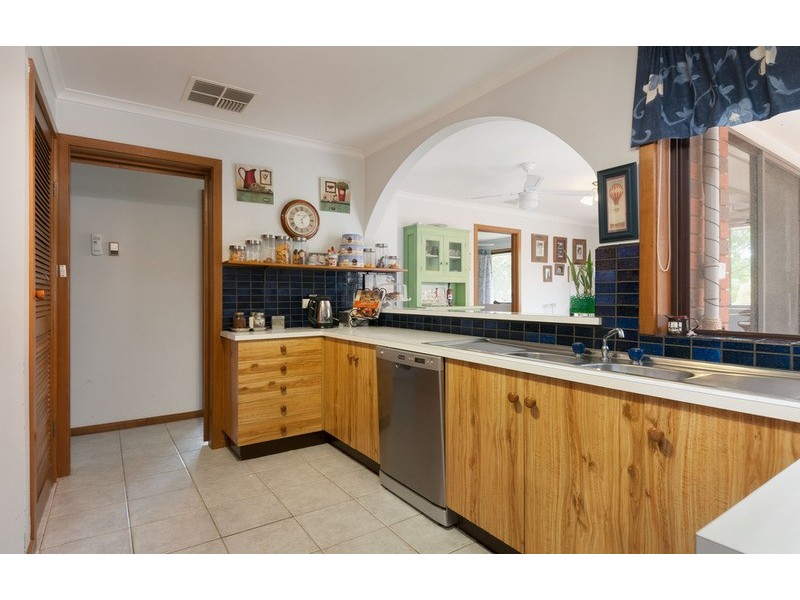 6 Brenda Court, Croydon VIC 3136