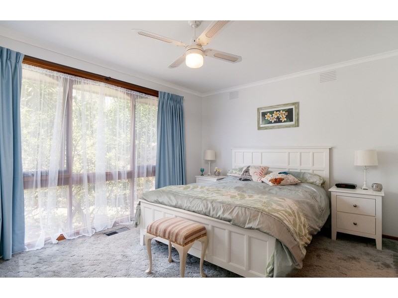 6 Brenda Court, Croydon VIC 3136