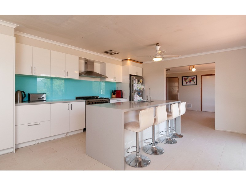 1 Landara Court, Mooroolbark VIC 3138