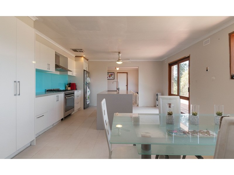 1 Landara Court, Mooroolbark VIC 3138