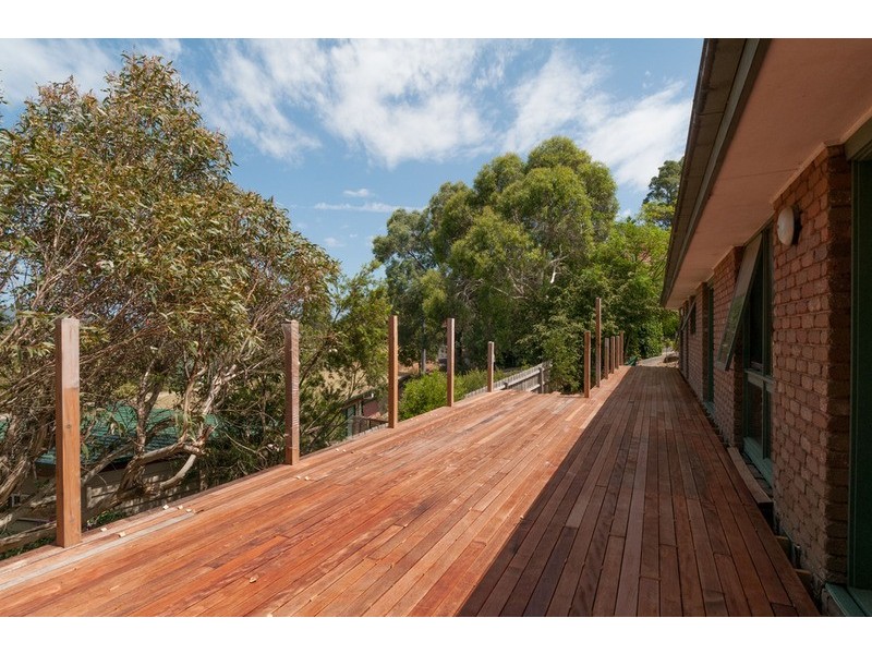 1 Landara Court, Mooroolbark VIC 3138