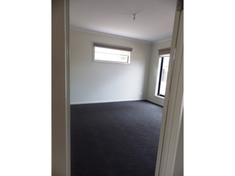 2 Tanika Circuit, Croydon VIC 3136