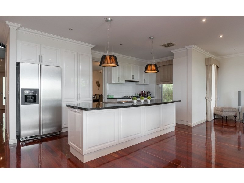 9 Kingston Way, Mooroolbark VIC 3138