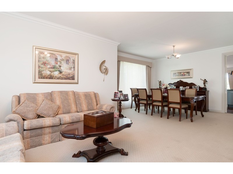 9 Kingston Way, Mooroolbark VIC 3138