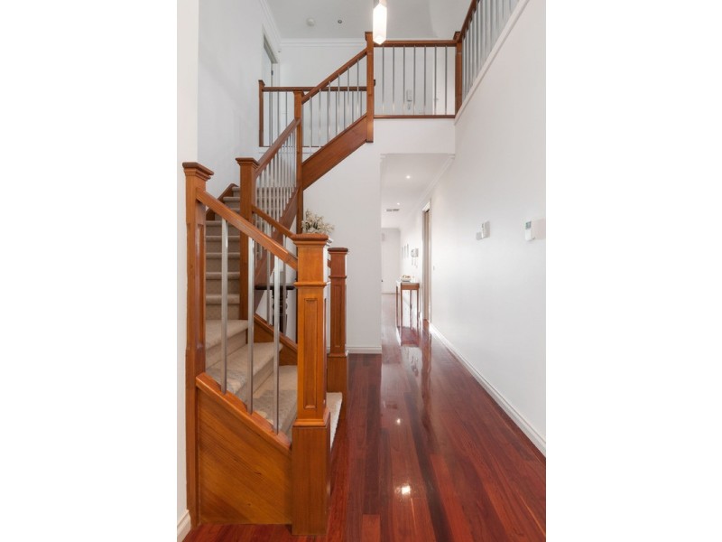 9 Kingston Way, Mooroolbark VIC 3138