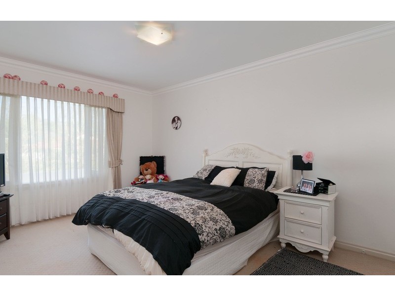 9 Kingston Way, Mooroolbark VIC 3138