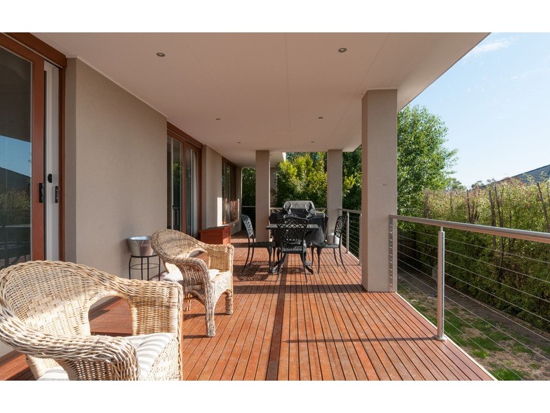 9 Kingston Way, Mooroolbark VIC 3138