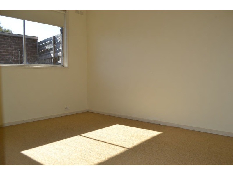 3/16 Louisa  Street, Croydon VIC 3136