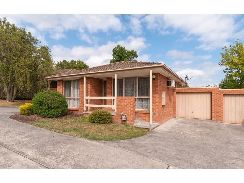 2/237-239 Hull  Road, Mooroolbark VIC 3138