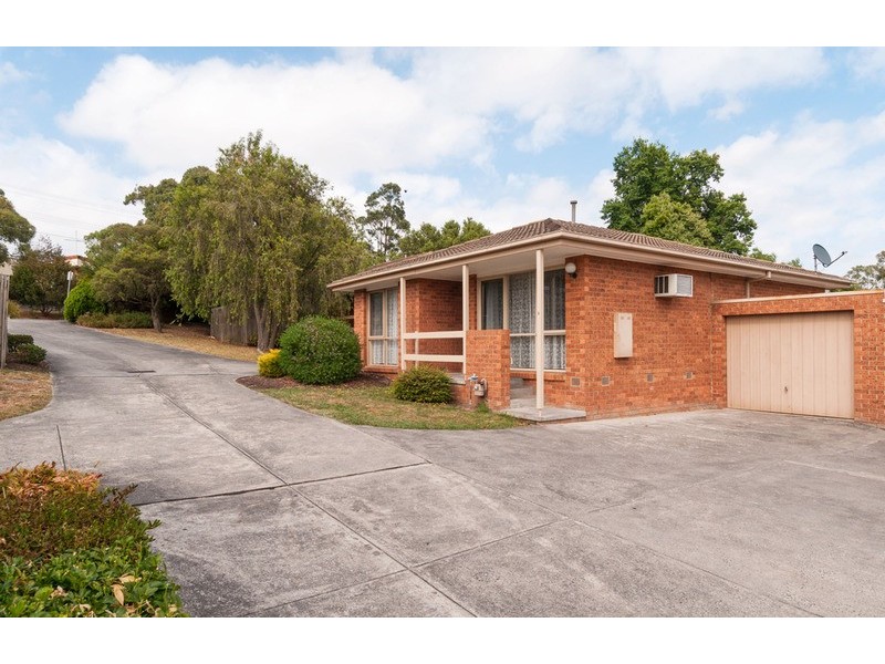 2/237-239 Hull  Road, Mooroolbark VIC 3138