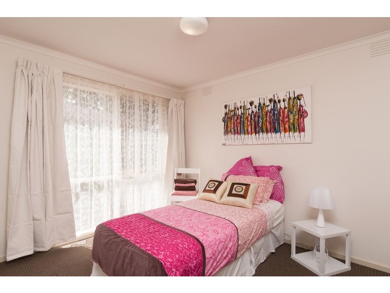 2/237-239 Hull  Road, Mooroolbark VIC 3138