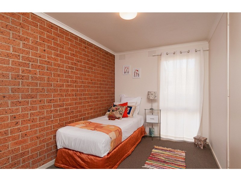 2/237-239 Hull  Road, Mooroolbark VIC 3138